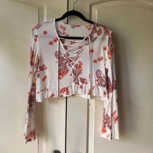 La Hearts | Paisley bell-sleeve crop top